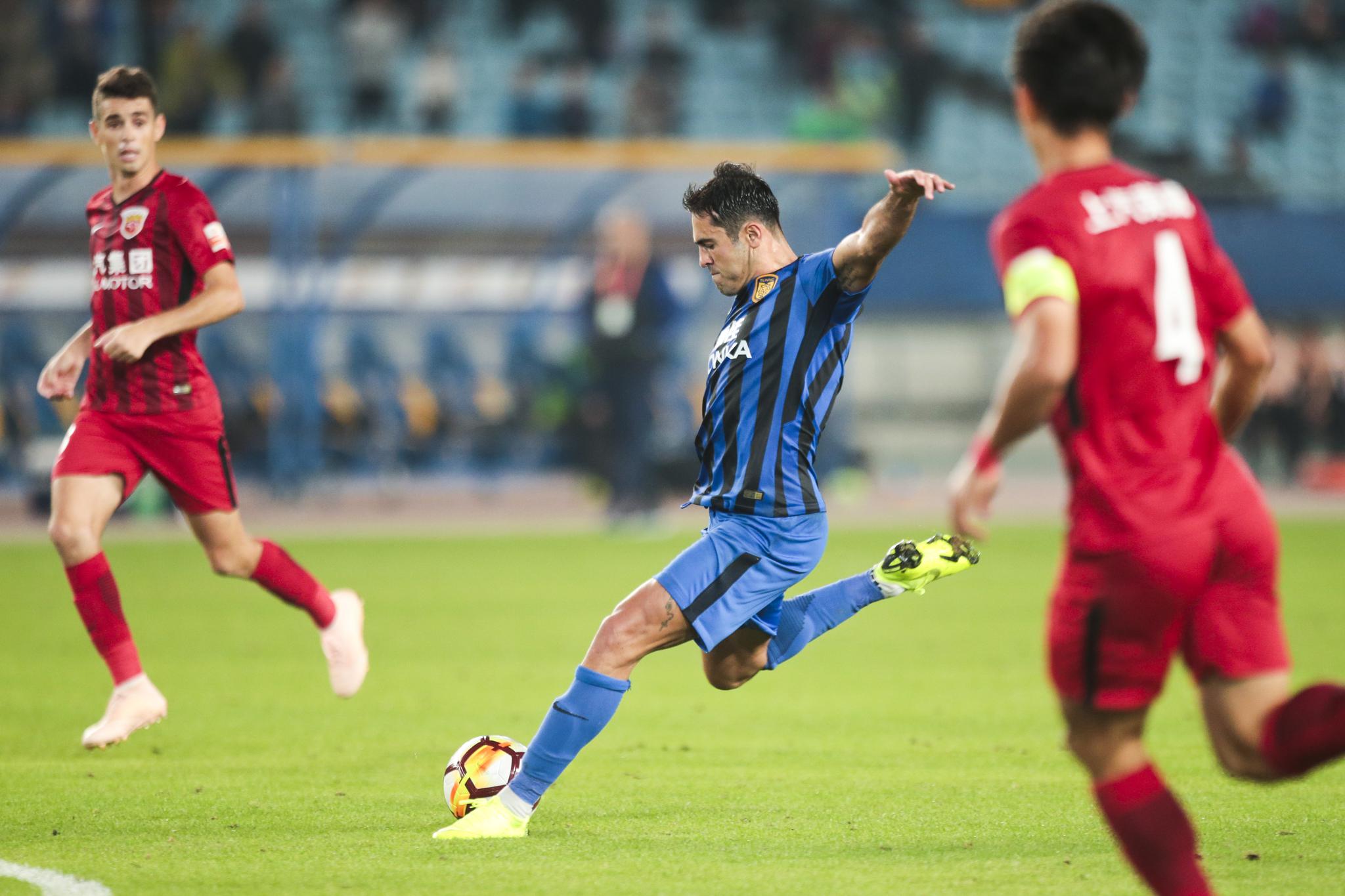 关于上港遭遇杀神，苏宁主场3-1击败的信息