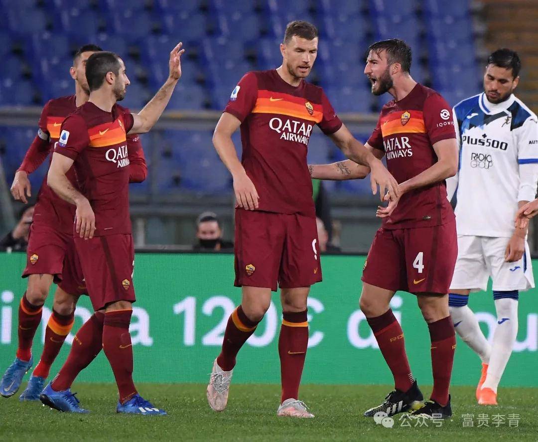 罗马后防战术娴熟,多次成功挡住对手进球 罗马后防战术娴熟,多次成功挡住对手进球